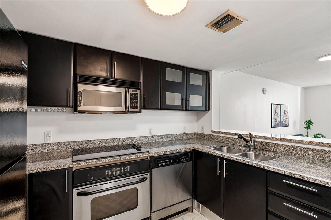 Vendido Recientemente: $470,000 (1 camas, 1 baños, 791 Pies cuadrados)