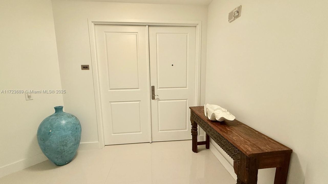 Recientemente alquilado: $19,500 (3 camas, 3 baños, 2660 Pies cuadrados)