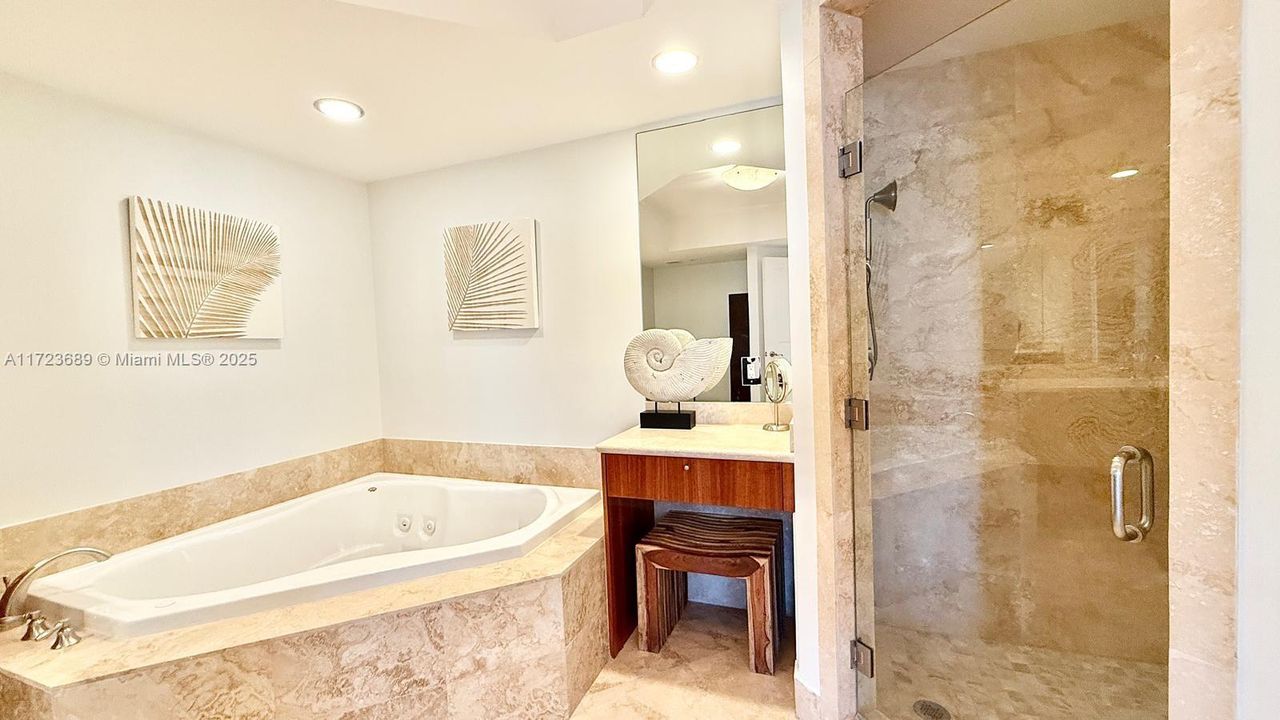 Recientemente alquilado: $19,500 (3 camas, 3 baños, 2660 Pies cuadrados)