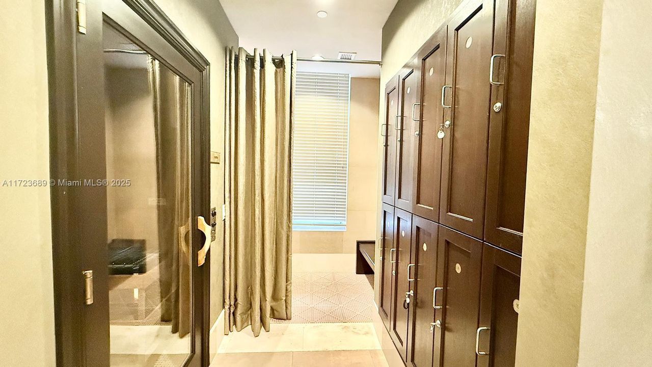 Recientemente alquilado: $19,500 (3 camas, 3 baños, 2660 Pies cuadrados)