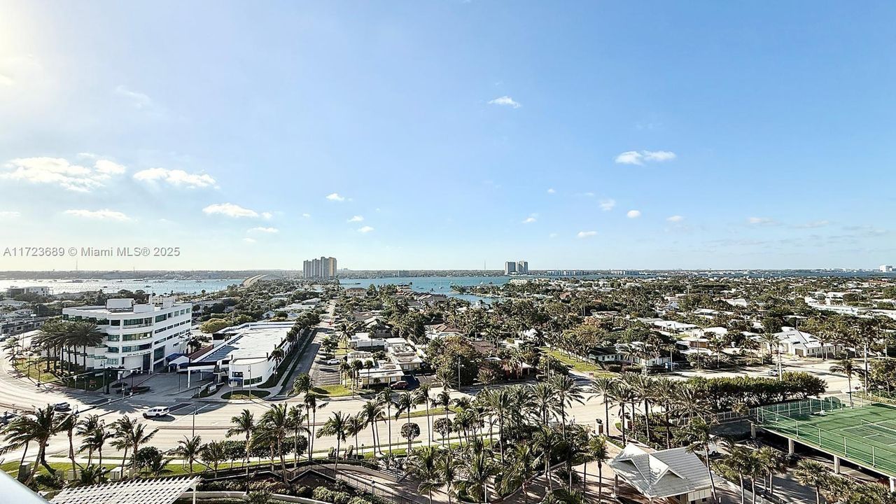 Recientemente alquilado: $19,500 (3 camas, 3 baños, 2660 Pies cuadrados)