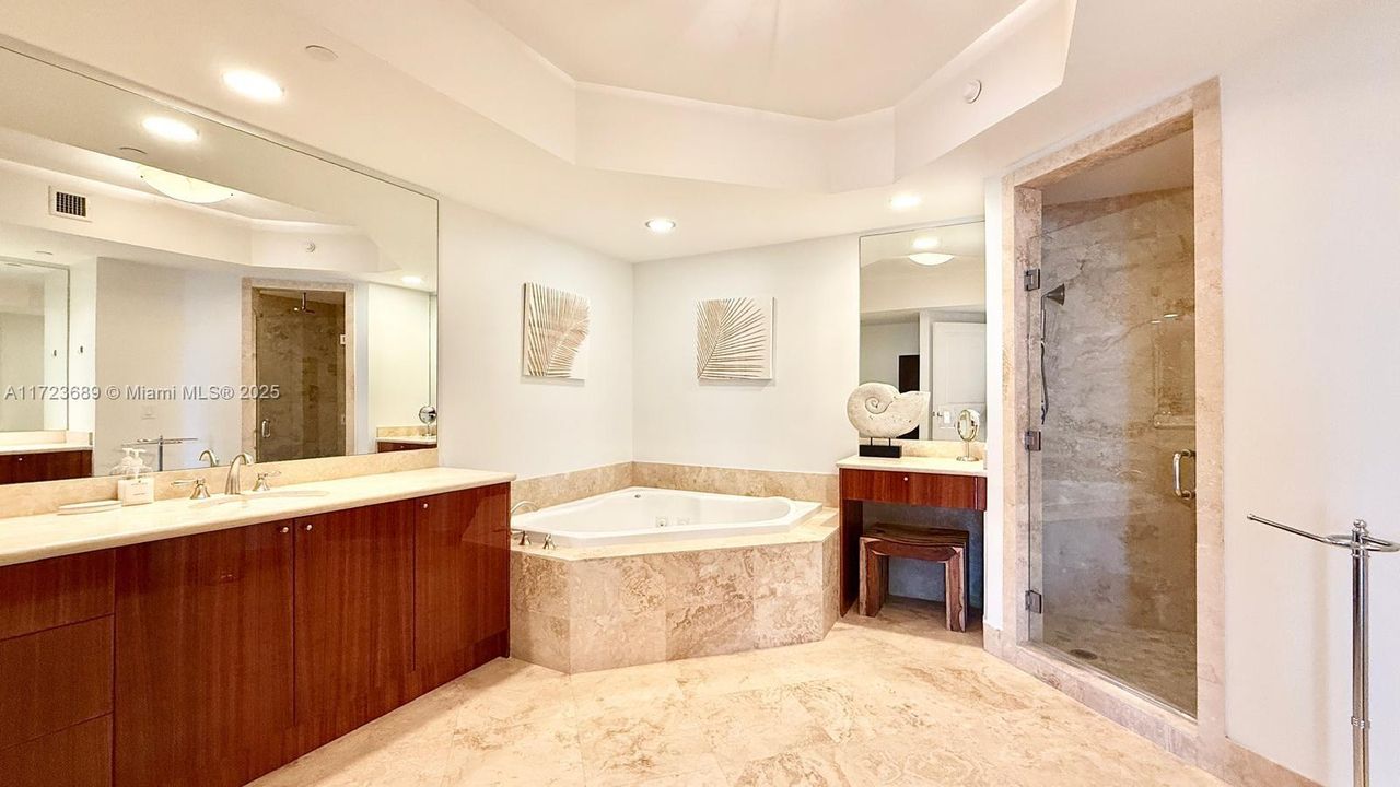 Recientemente alquilado: $19,500 (3 camas, 3 baños, 2660 Pies cuadrados)