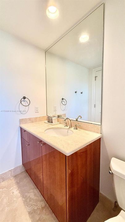 Recientemente alquilado: $19,500 (3 camas, 3 baños, 2660 Pies cuadrados)