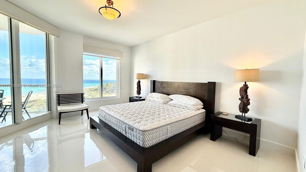 Recientemente alquilado: $19,500 (3 camas, 3 baños, 2660 Pies cuadrados)