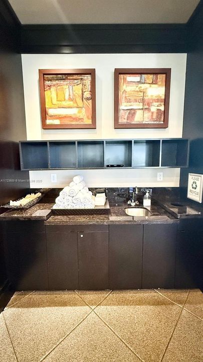 Recientemente alquilado: $19,500 (3 camas, 3 baños, 2660 Pies cuadrados)