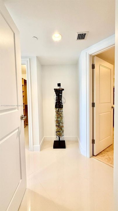 Recientemente alquilado: $19,500 (3 camas, 3 baños, 2660 Pies cuadrados)