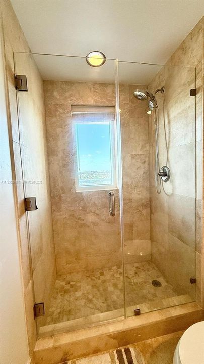 Recientemente alquilado: $19,500 (3 camas, 3 baños, 2660 Pies cuadrados)