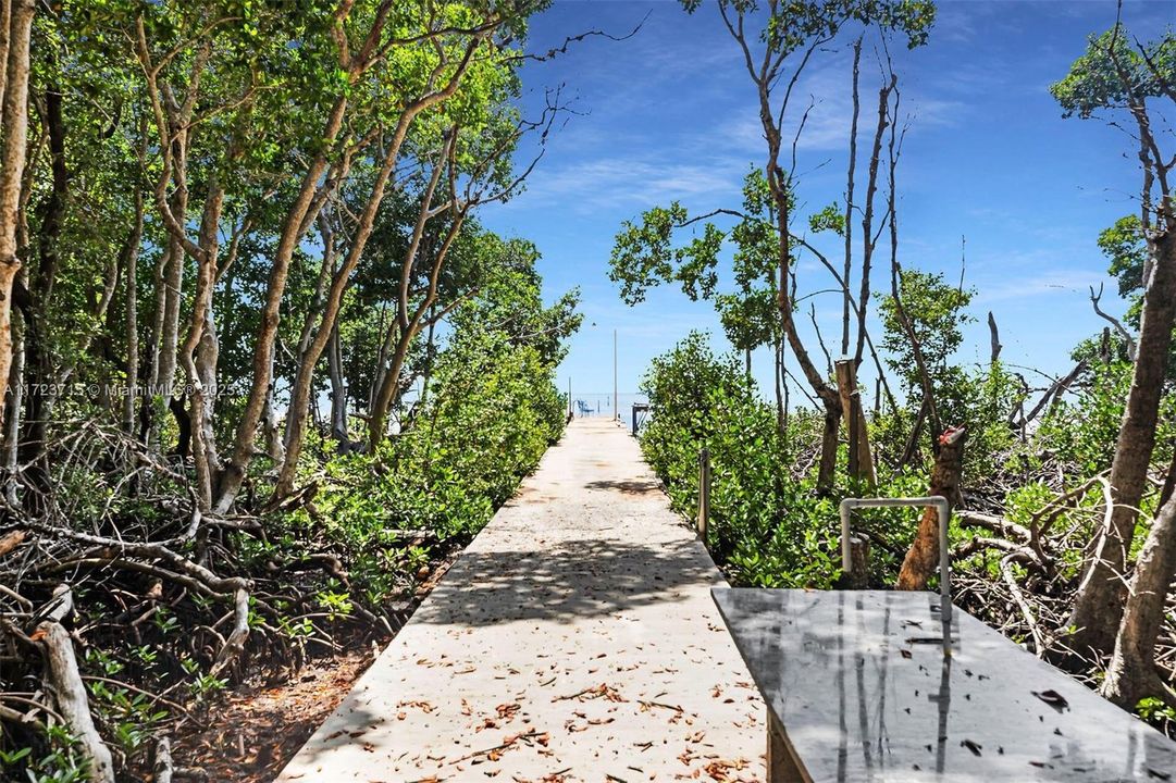 Recently Sold: $2,199,999 (5 beds, 4 baths, 3112 Square Feet)