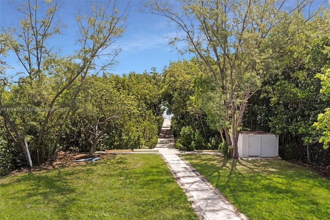 Recently Sold: $2,199,999 (5 beds, 4 baths, 3112 Square Feet)