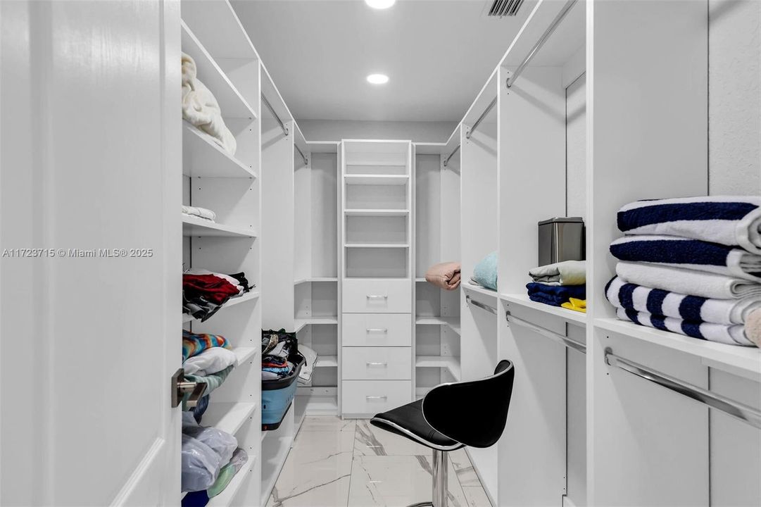 Recently Sold: $2,199,999 (5 beds, 4 baths, 3112 Square Feet)