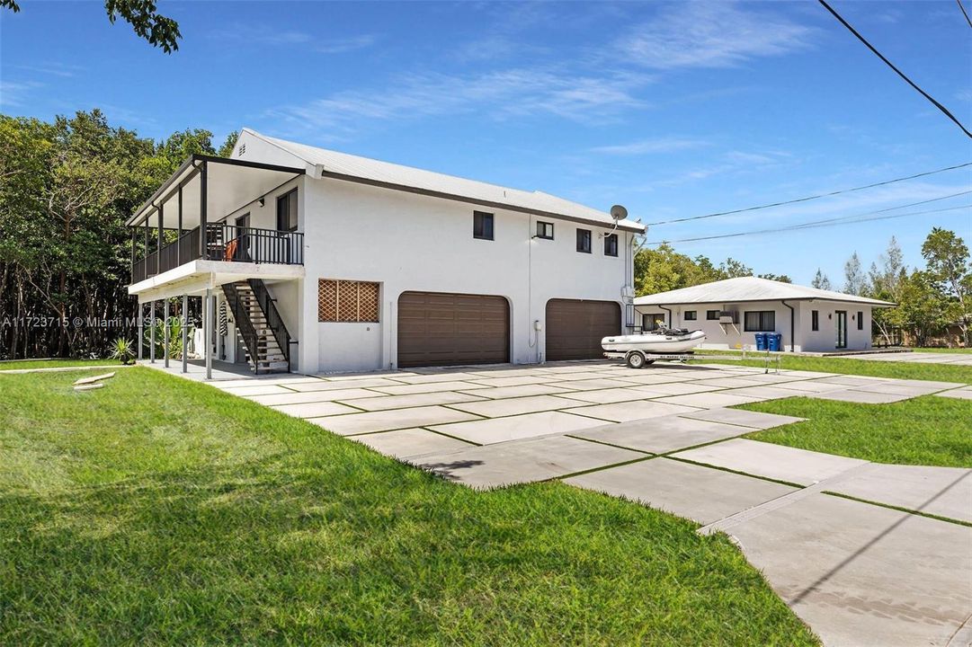 Recently Sold: $2,199,999 (5 beds, 4 baths, 3112 Square Feet)