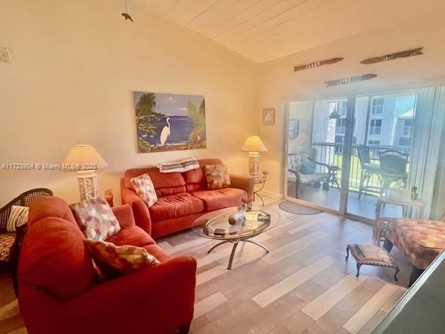 Vendido Recientemente: $205,000 (1 camas, 1 baños, 798 Pies cuadrados)