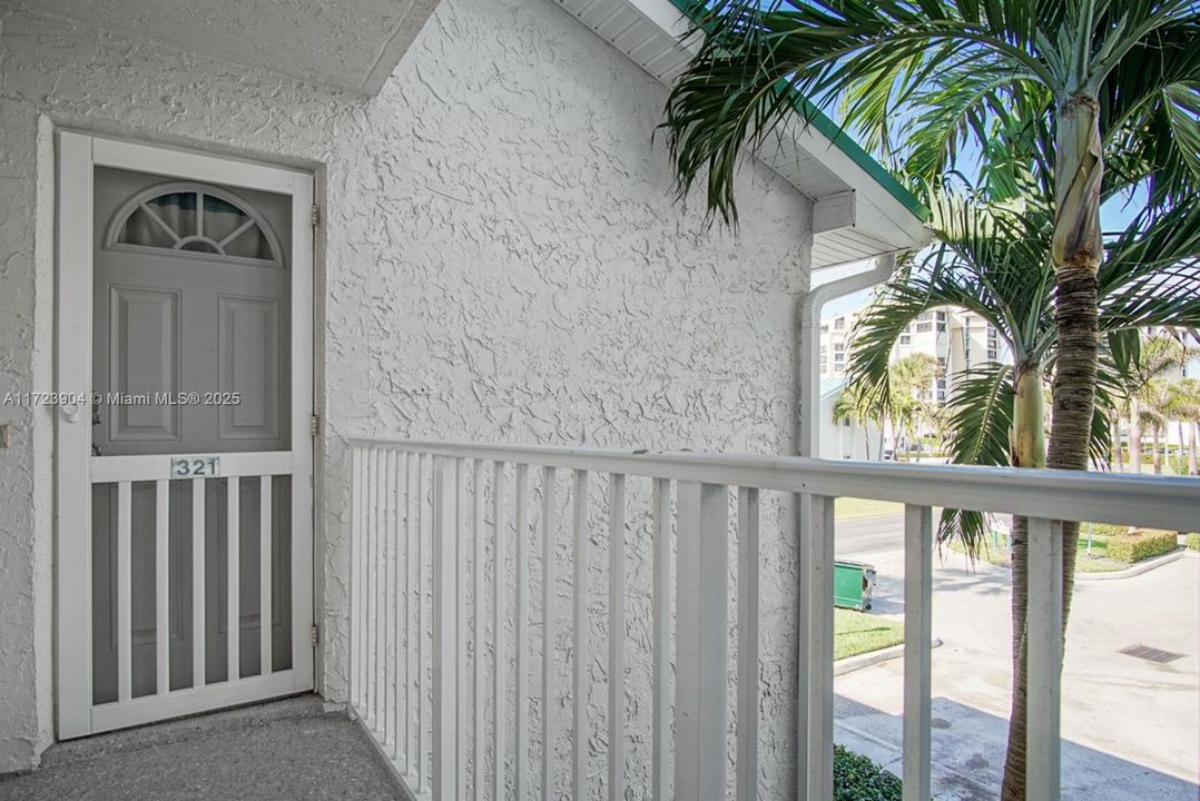 Vendido Recientemente: $205,000 (1 camas, 1 baños, 798 Pies cuadrados)