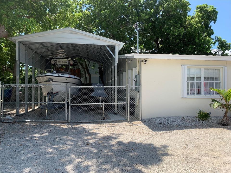 Recently Rented: $3,200 (1 beds, 1 baths, 900 Square Feet)