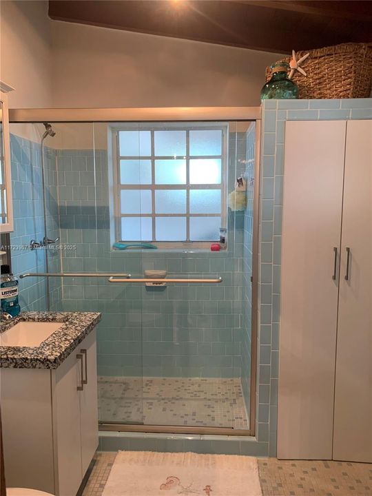 Recently Rented: $3,200 (1 beds, 1 baths, 900 Square Feet)