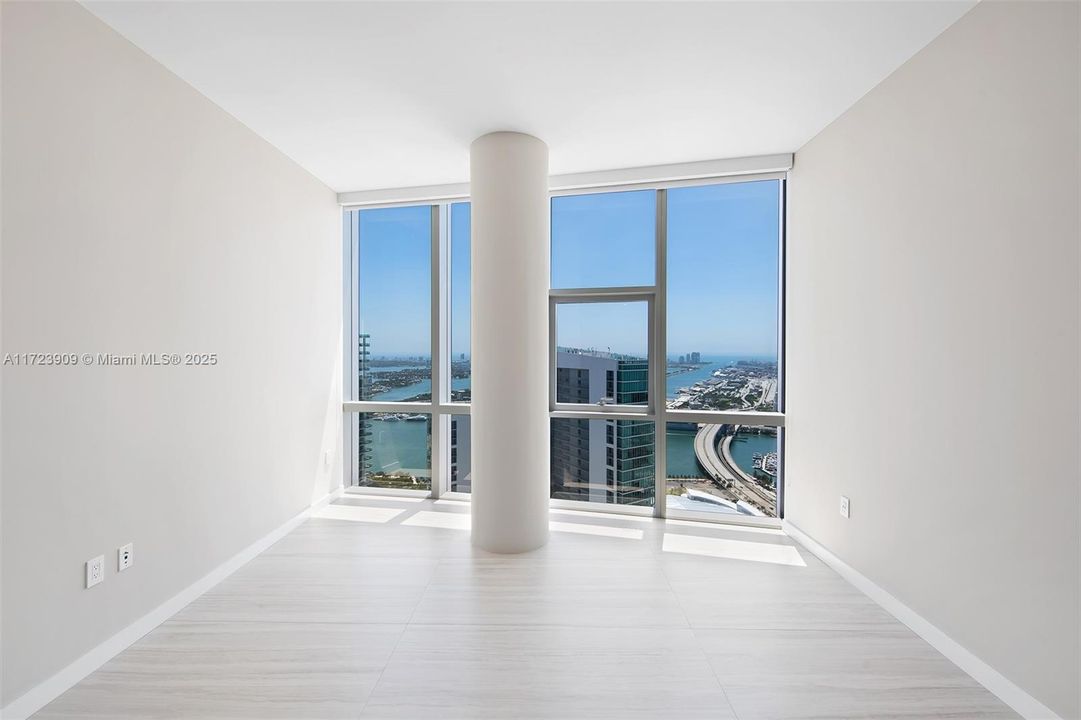 For Sale: $9,490,000 (5 beds, 6 baths, 6513 Square Feet)