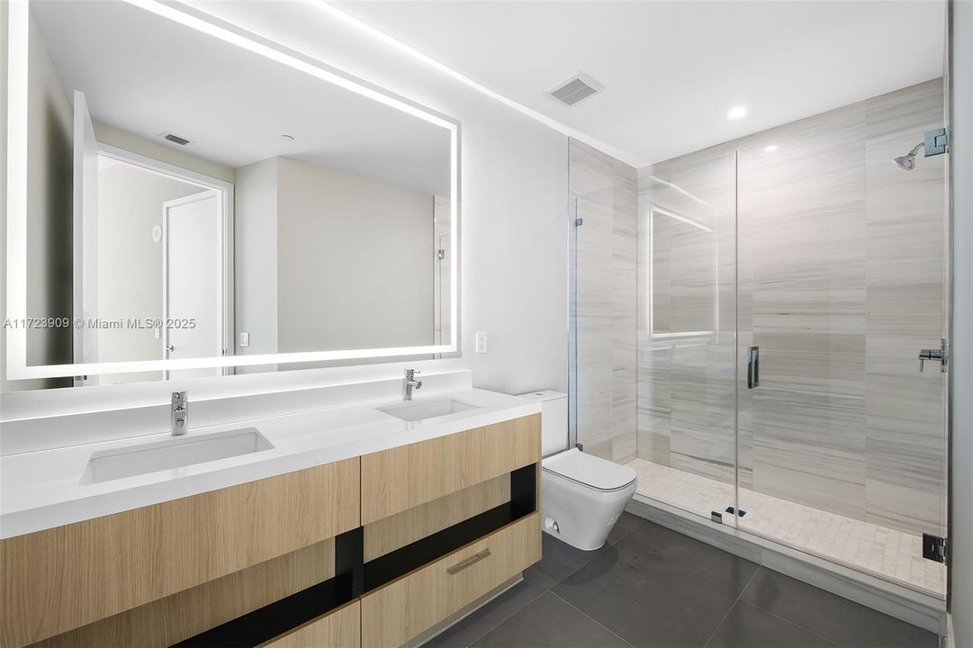 For Sale: $9,490,000 (5 beds, 6 baths, 6513 Square Feet)