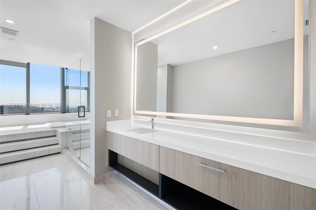 For Sale: $9,490,000 (5 beds, 6 baths, 6513 Square Feet)