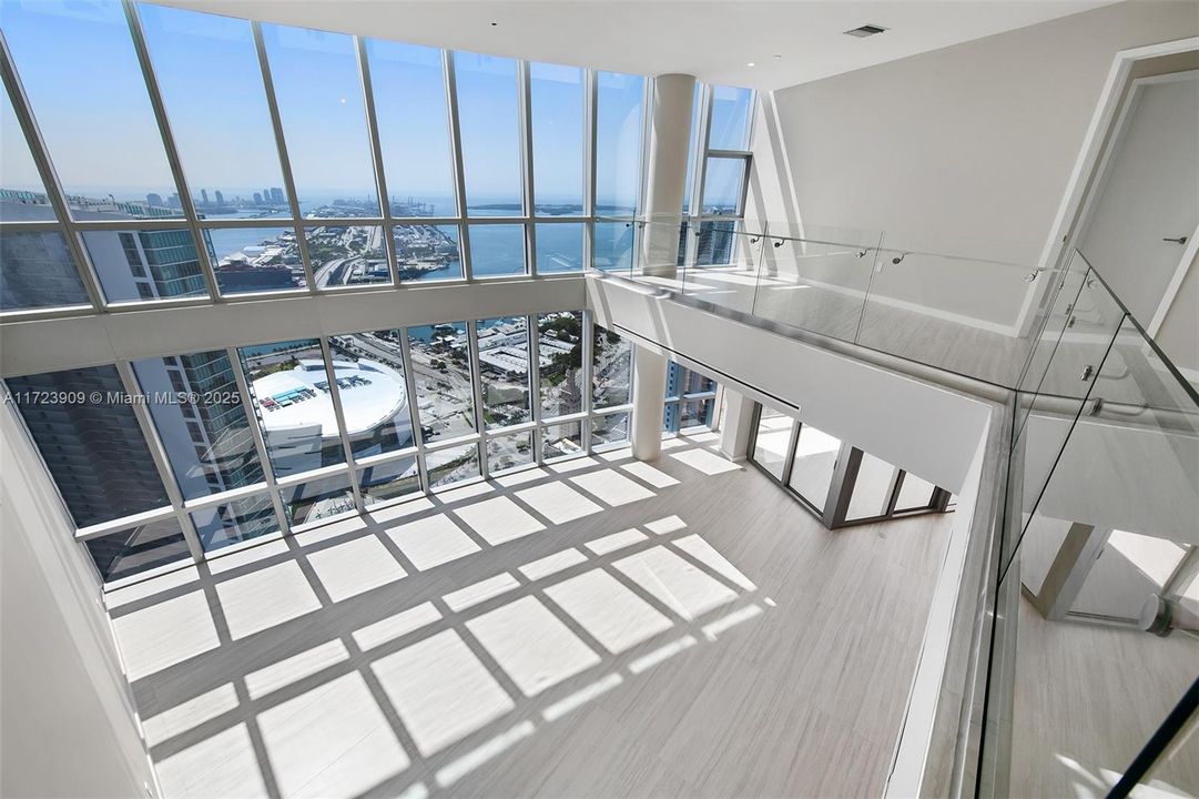 For Sale: $9,490,000 (5 beds, 6 baths, 6513 Square Feet)