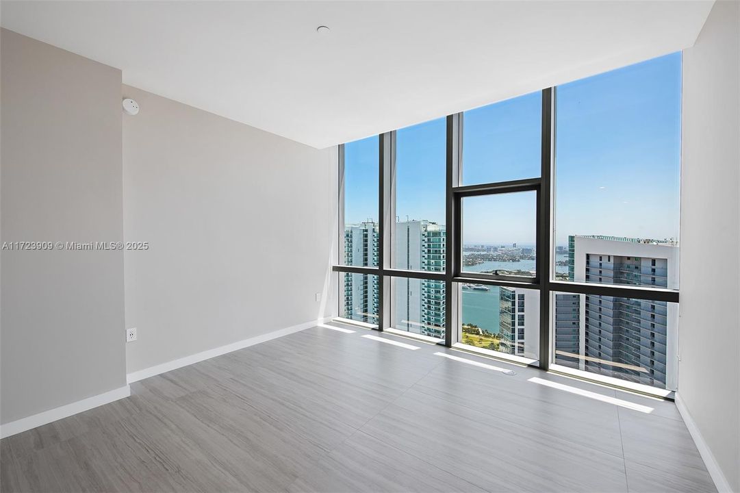 For Sale: $9,490,000 (5 beds, 6 baths, 6513 Square Feet)