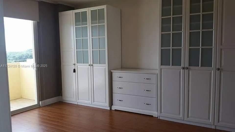 Recently Rented: $2,200 (1 beds, 1 baths, 729 Square Feet)