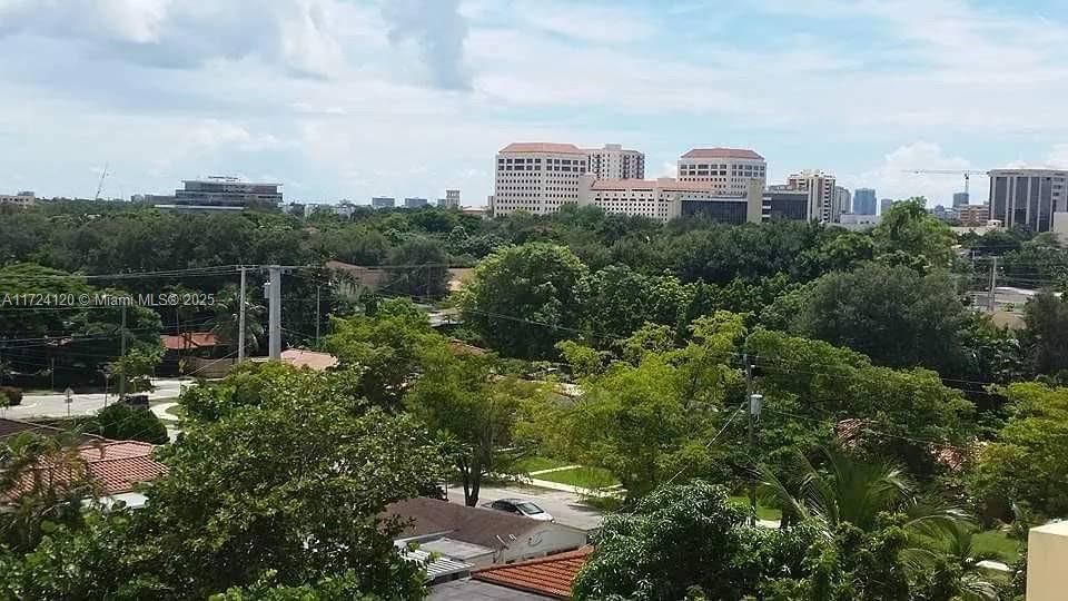 Recently Rented: $2,200 (1 beds, 1 baths, 729 Square Feet)