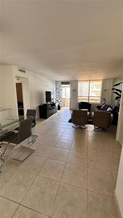 Vendido Recientemente: $449,950 (1 camas, 1 baños, 993 Pies cuadrados)