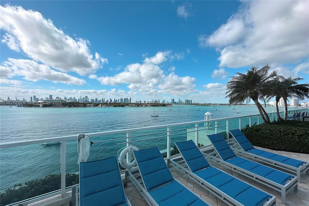 待售: $899,000 (2 贝兹, 2 浴室, 1078 平方英尺)