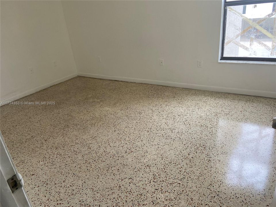 Recently Rented: $2,100 (2 beds, 1 baths, 769 Square Feet)