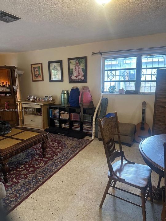 待售: $1,175,000 (4 贝兹, 2 浴室, 1590 平方英尺)