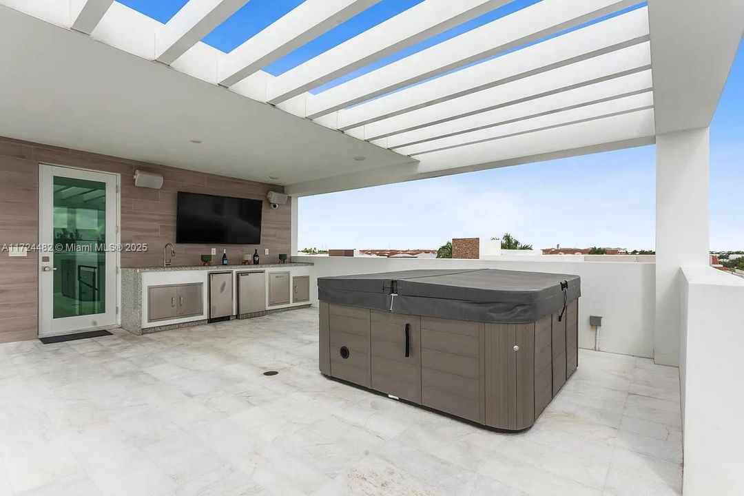 На продажу: $2,900,000 (5 спален, 5 ванн, 0 Квадратных фут)