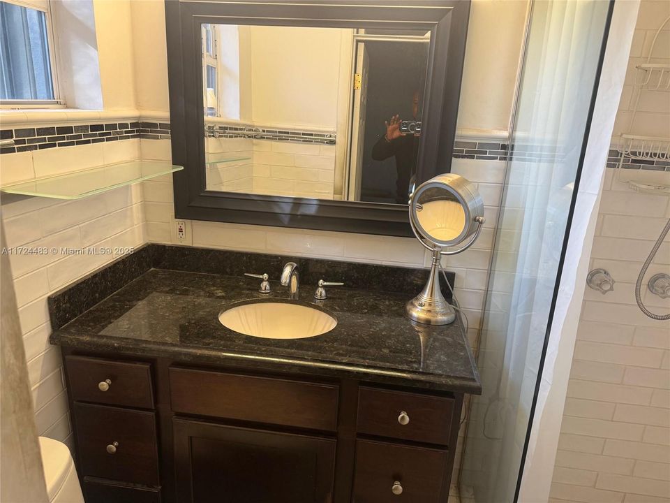 Recently Sold: $600,000 (3 beds, 2 baths, 2039 Square Feet)