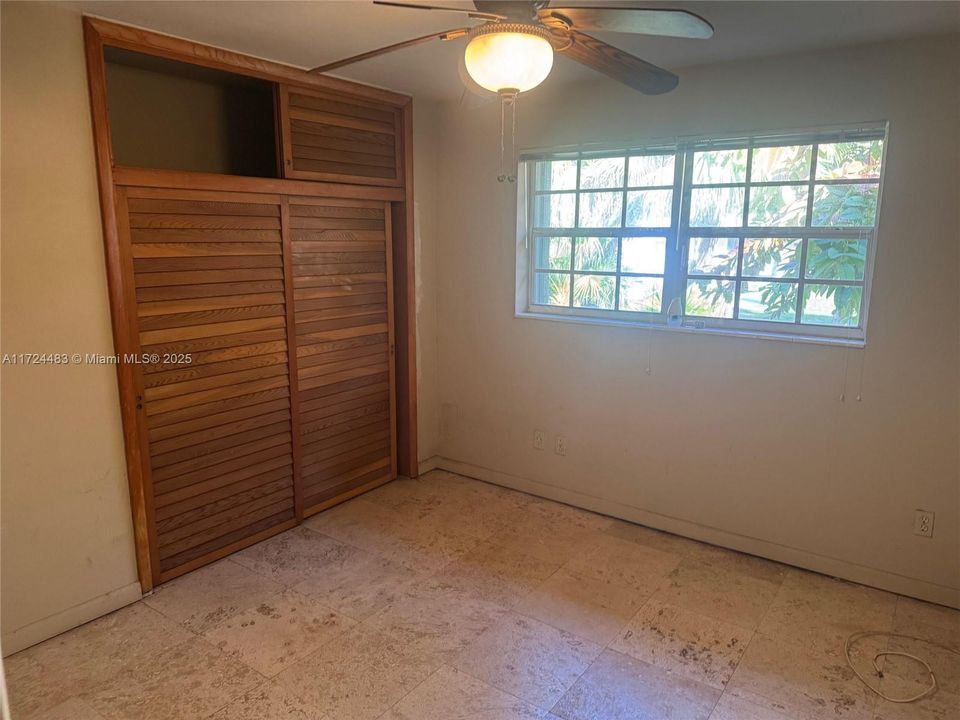 Recently Sold: $600,000 (3 beds, 2 baths, 2039 Square Feet)