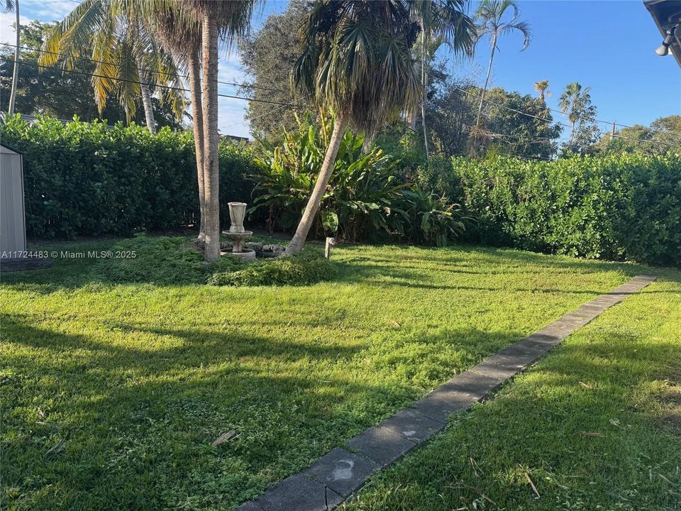 Recently Sold: $600,000 (3 beds, 2 baths, 2039 Square Feet)