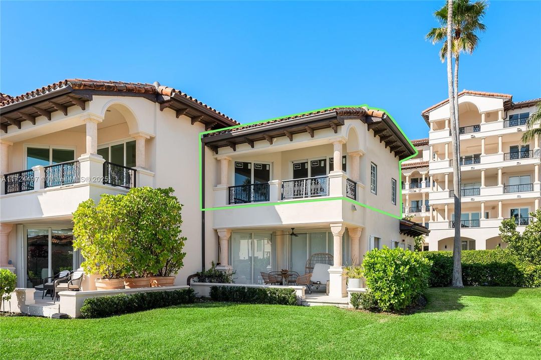 Recently Sold: $1,900,000 (1 beds, 1 baths, 710 Square Feet)
