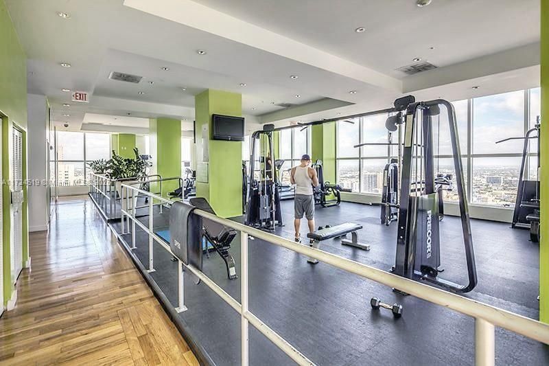 Recently Sold: $315,000 (1 beds, 1 baths, 651 Square Feet)