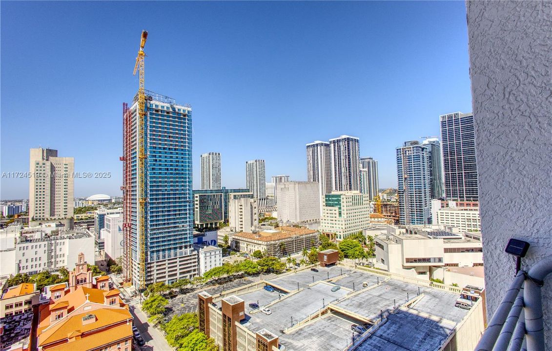 Recently Sold: $315,000 (1 beds, 1 baths, 651 Square Feet)