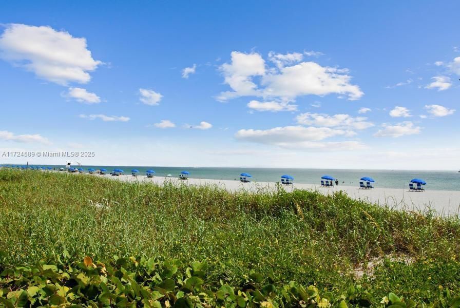 Recently Sold: $2,390,000 (0 beds, 0 baths, 4943 Square Feet)