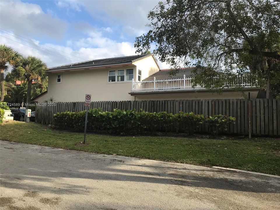 Recently Sold: $2,390,000 (0 beds, 0 baths, 4943 Square Feet)
