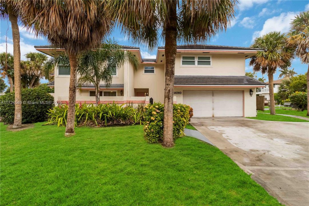 Recently Sold: $2,390,000 (0 beds, 0 baths, 4943 Square Feet)