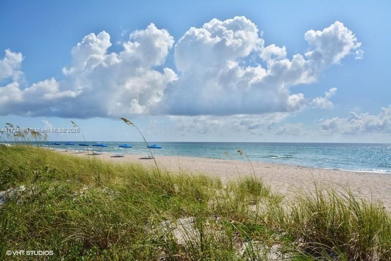 Recently Sold: $2,390,000 (0 beds, 0 baths, 4943 Square Feet)