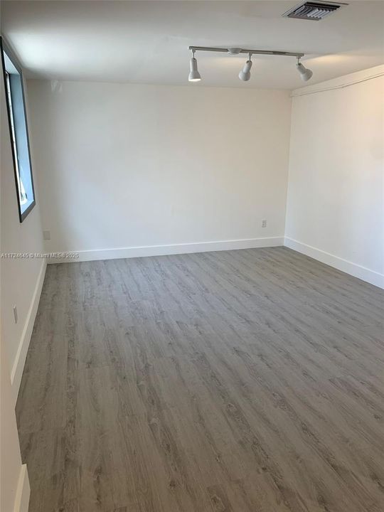 В аренду: $5,645 (0 спален, 0 ванн, 0 Квадратных фут)