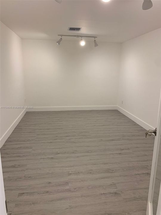 В аренду: $5,645 (0 спален, 0 ванн, 0 Квадратных фут)