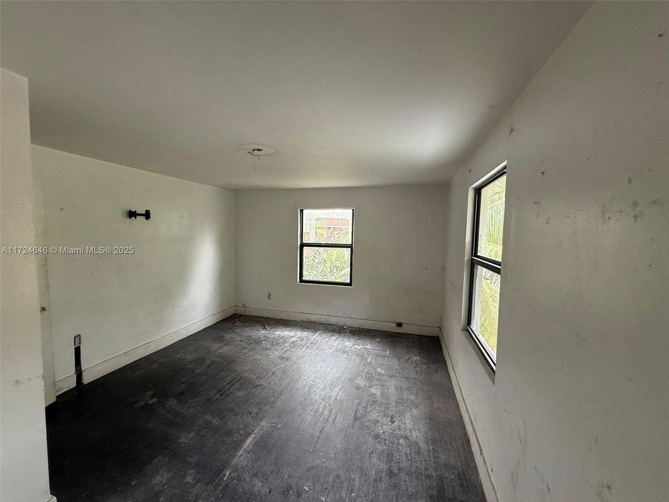 For Sale: $799,900 (0 beds, 0 baths, 2672 Square Feet)