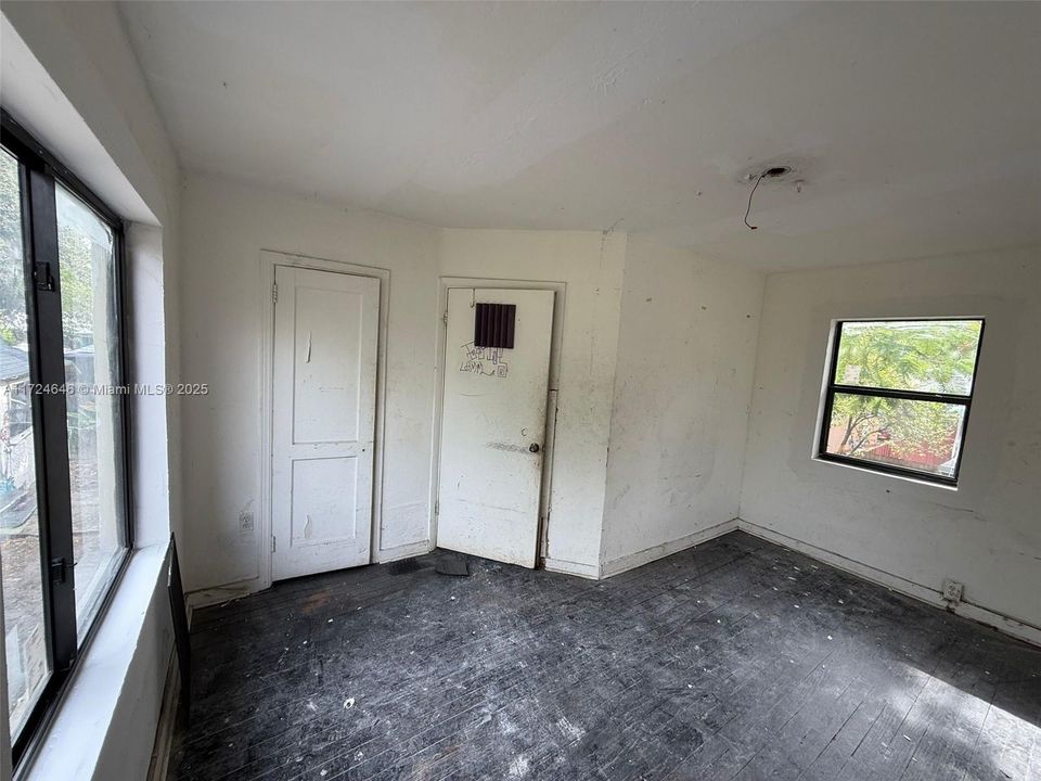 For Sale: $799,900 (0 beds, 0 baths, 2672 Square Feet)