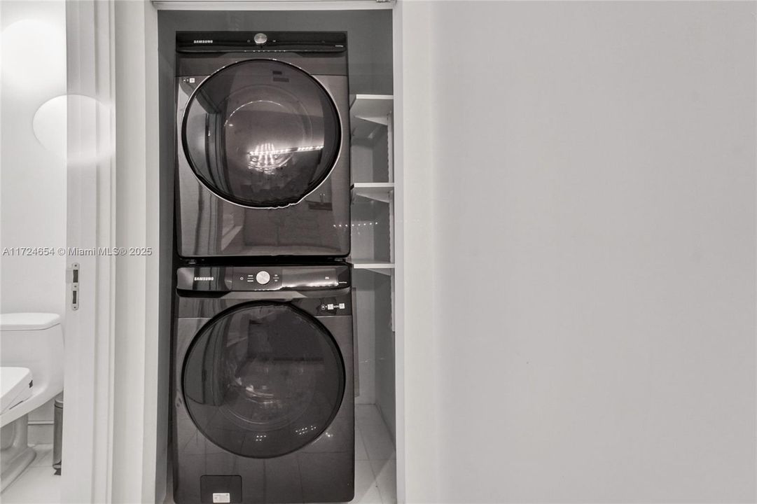 Недавно продано: $1,180,000 (2 спален, 2 ванн, 1450 Квадратных фут)