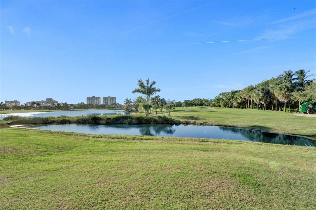 Недавно продано: $1,180,000 (2 спален, 2 ванн, 1450 Квадратных фут)