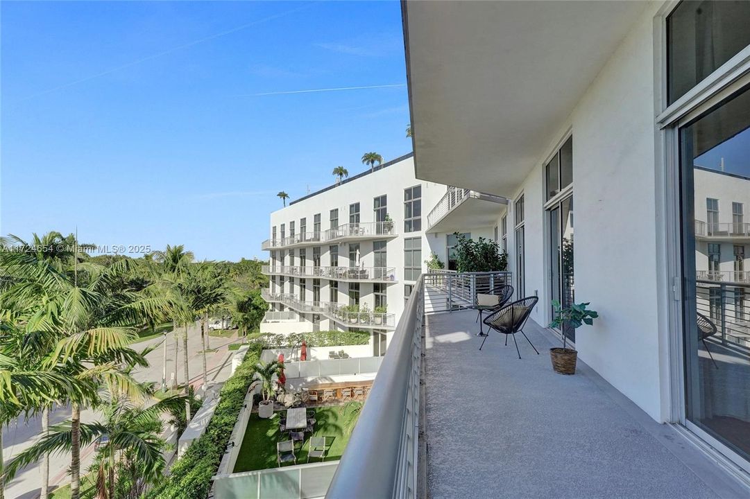 Недавно продано: $1,180,000 (2 спален, 2 ванн, 1450 Квадратных фут)