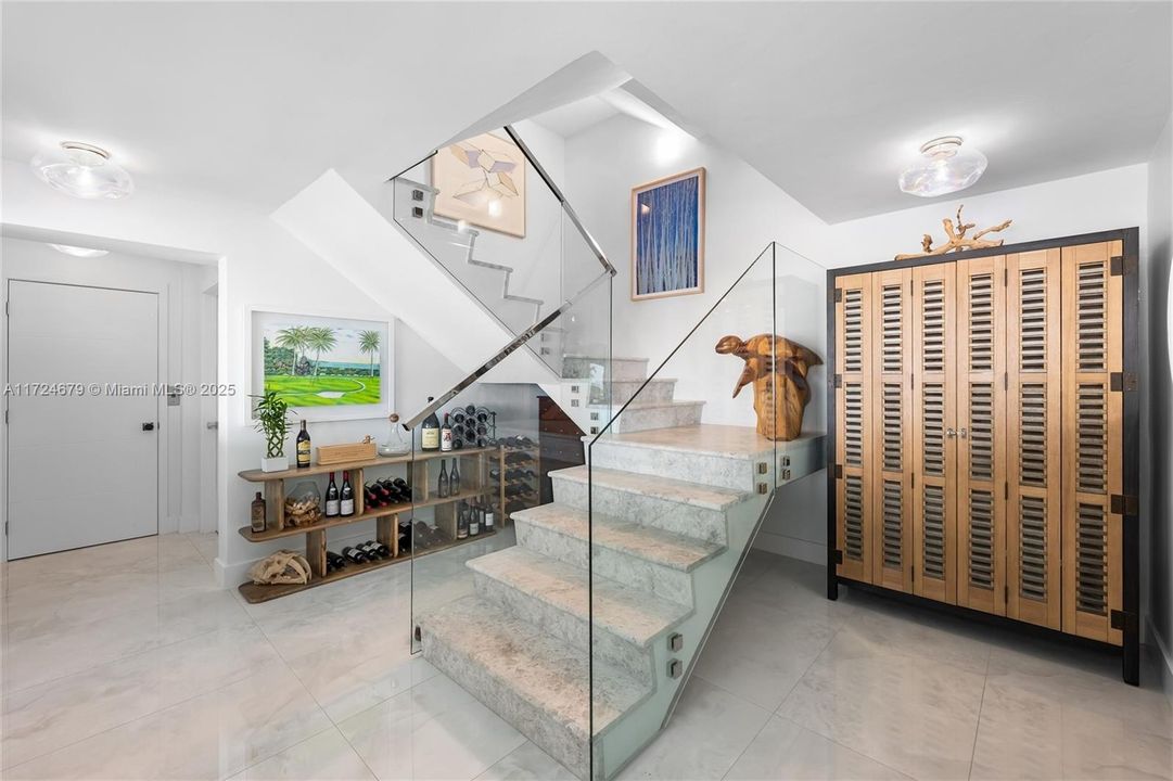 На продажу: $12,900,000 (6 спален, 4 ванн, 4394 Квадратных фут)