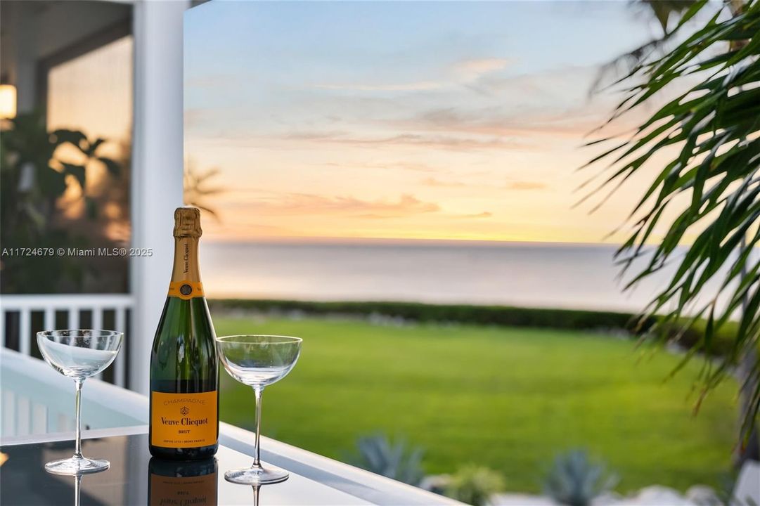 На продажу: $12,900,000 (6 спален, 4 ванн, 4394 Квадратных фут)